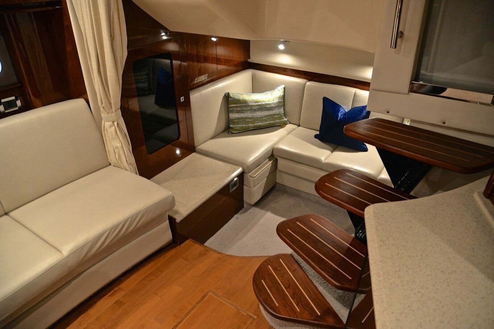 2010 Sea Ray 390 Sundancer