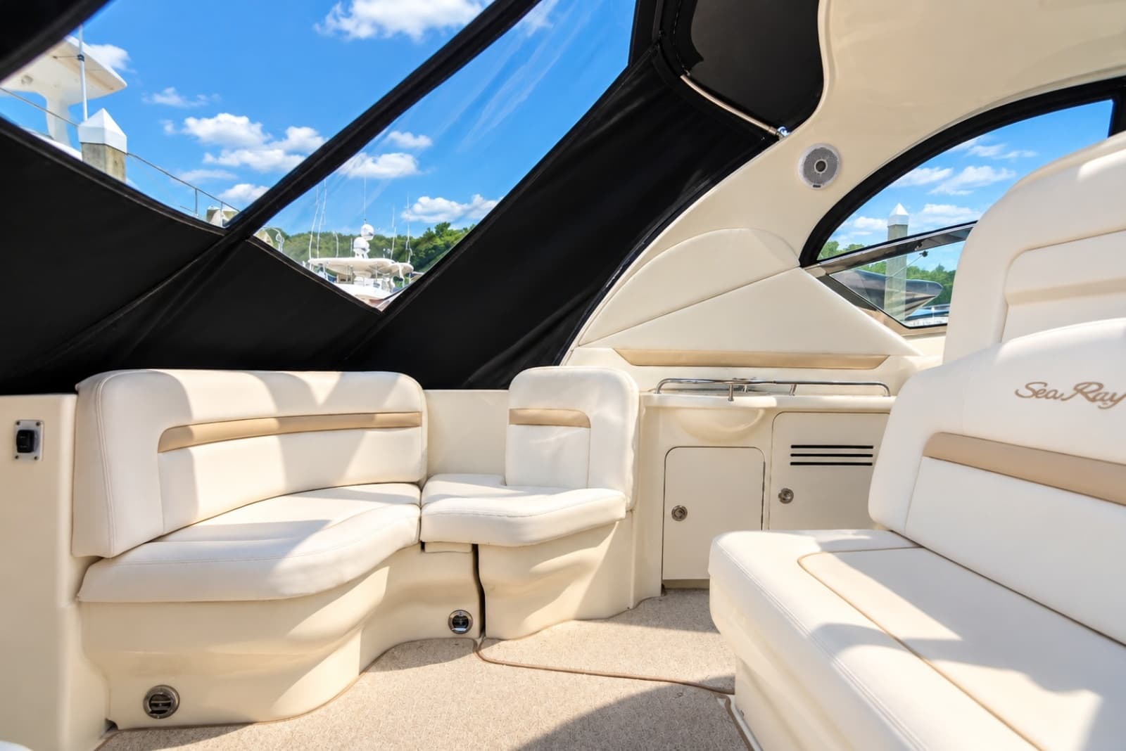 2010 Sea Ray 390 Sundancer