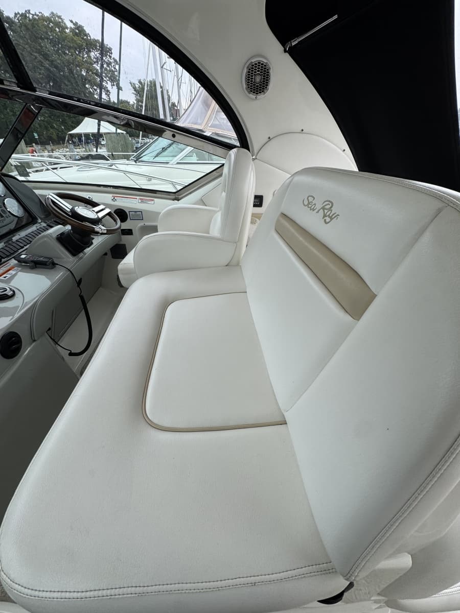 2010 Sea Ray 390 Sundancer