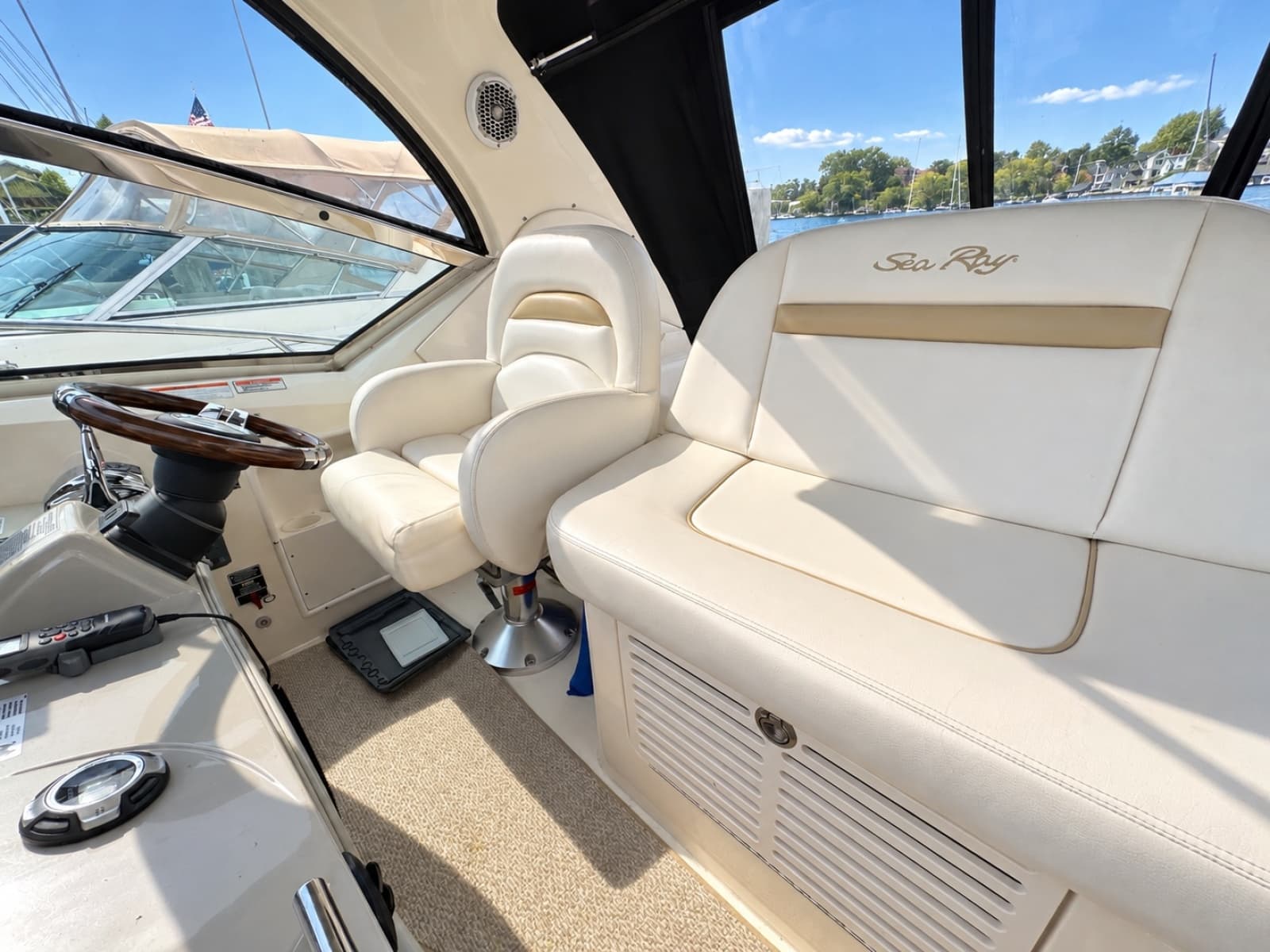 2010 Sea Ray 390 Sundancer