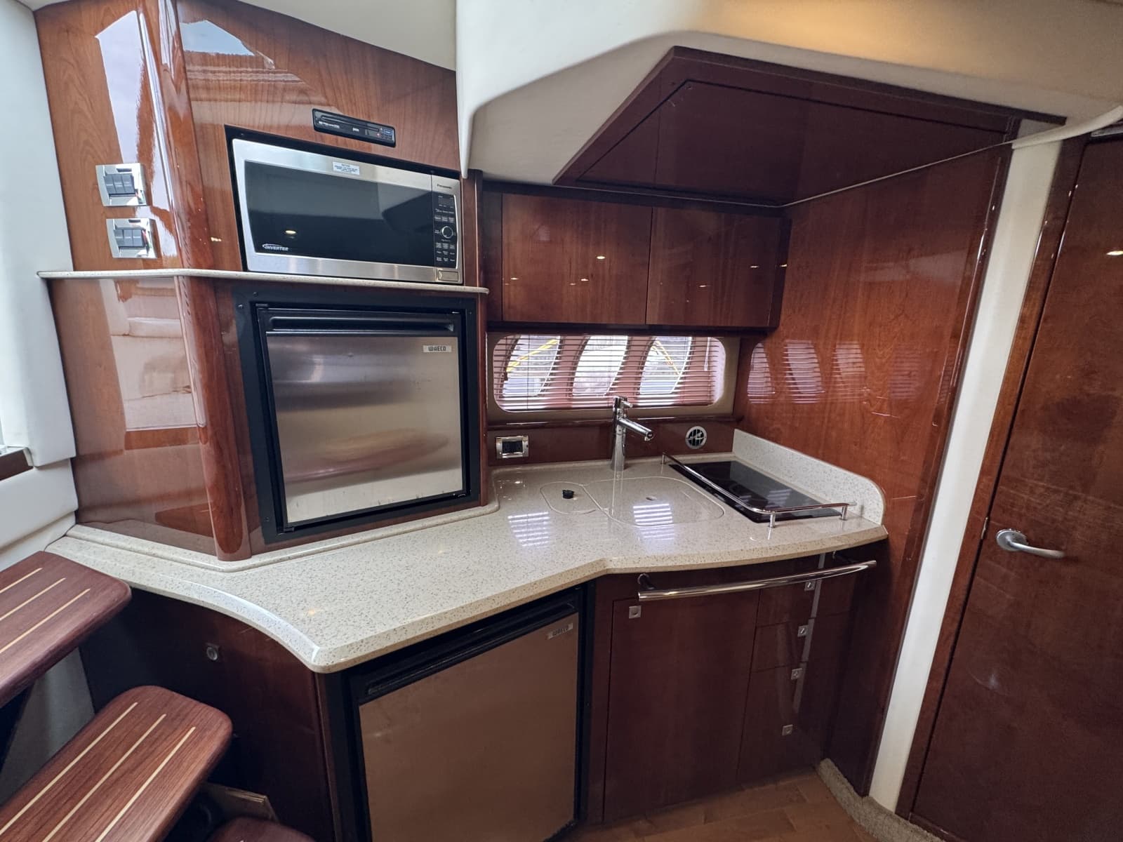 2010 Sea Ray 390 Sundancer