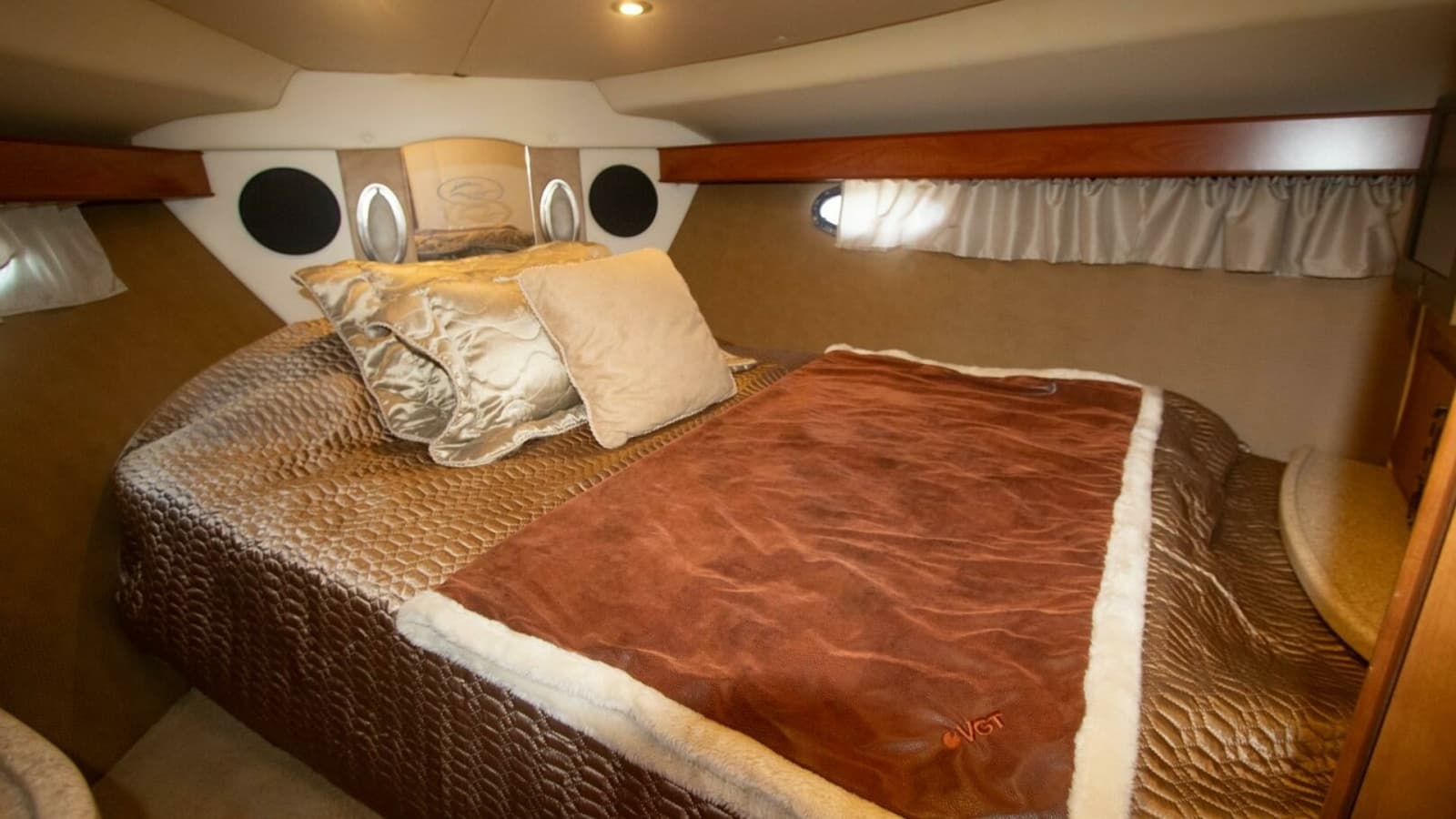 2008 Rinker 40 Express Cruiser