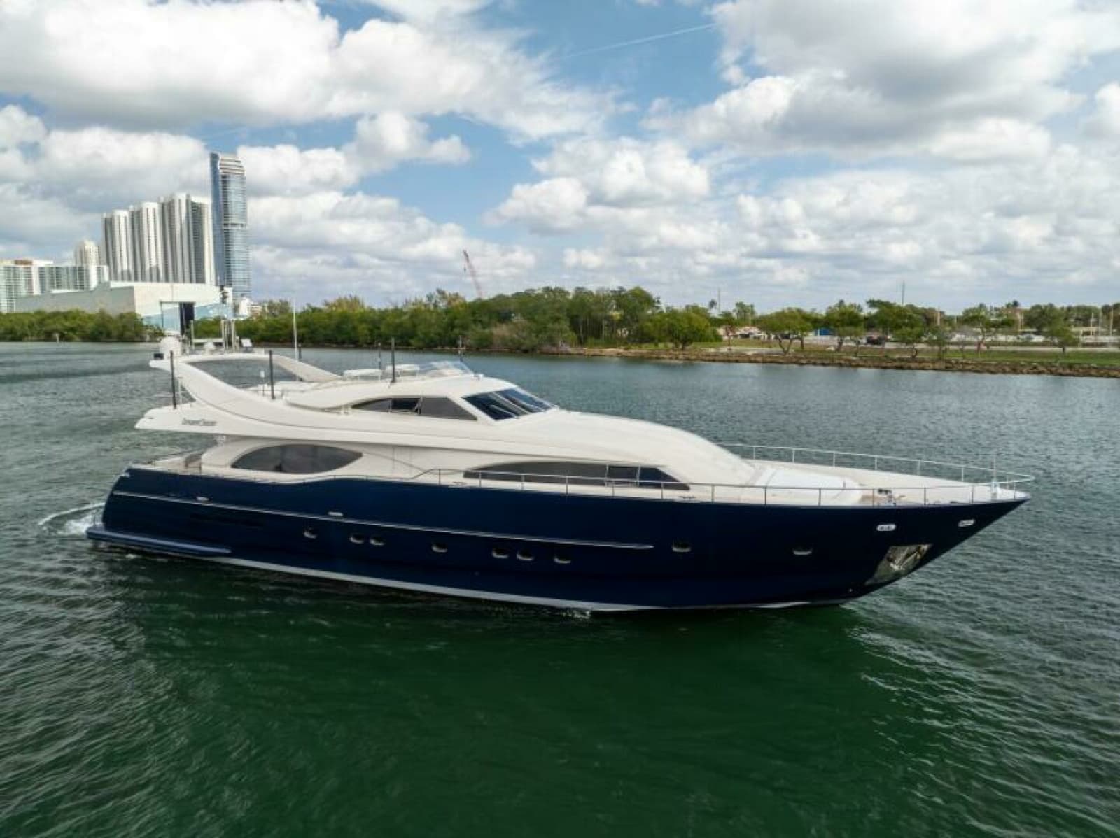 2001 Ferretti 94 Raised Pilothouse - Dreamchaser - Profile