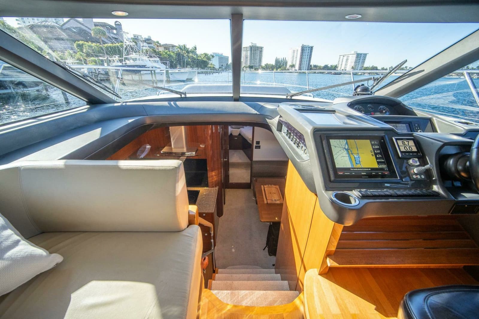2016 Princess V48