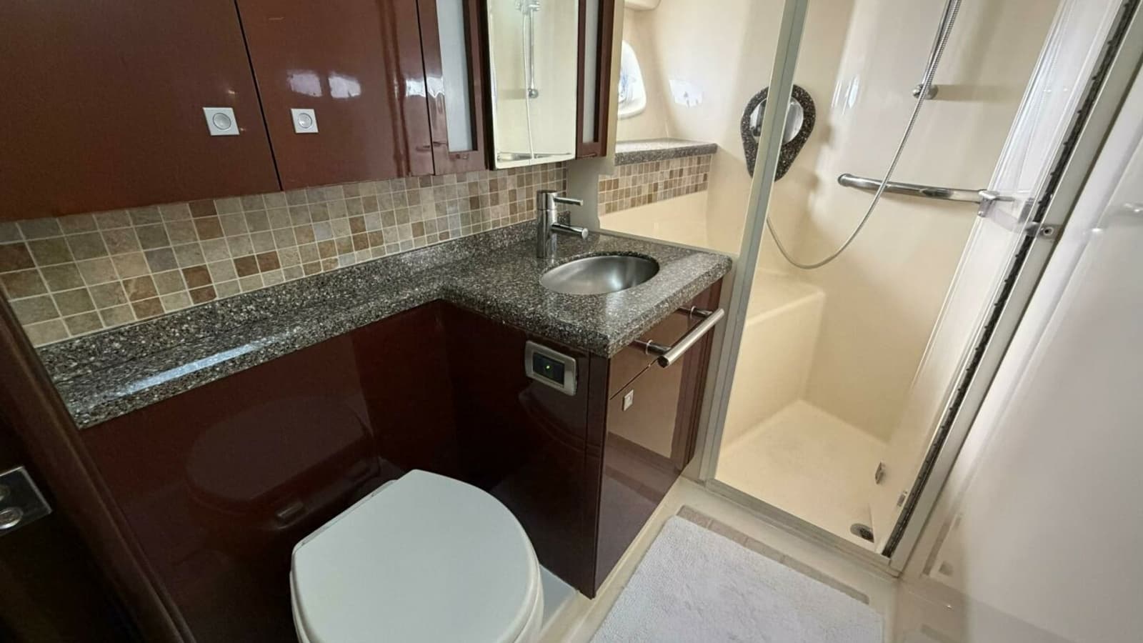 2008 Sea Ray 47 Sedan Bridge - Head