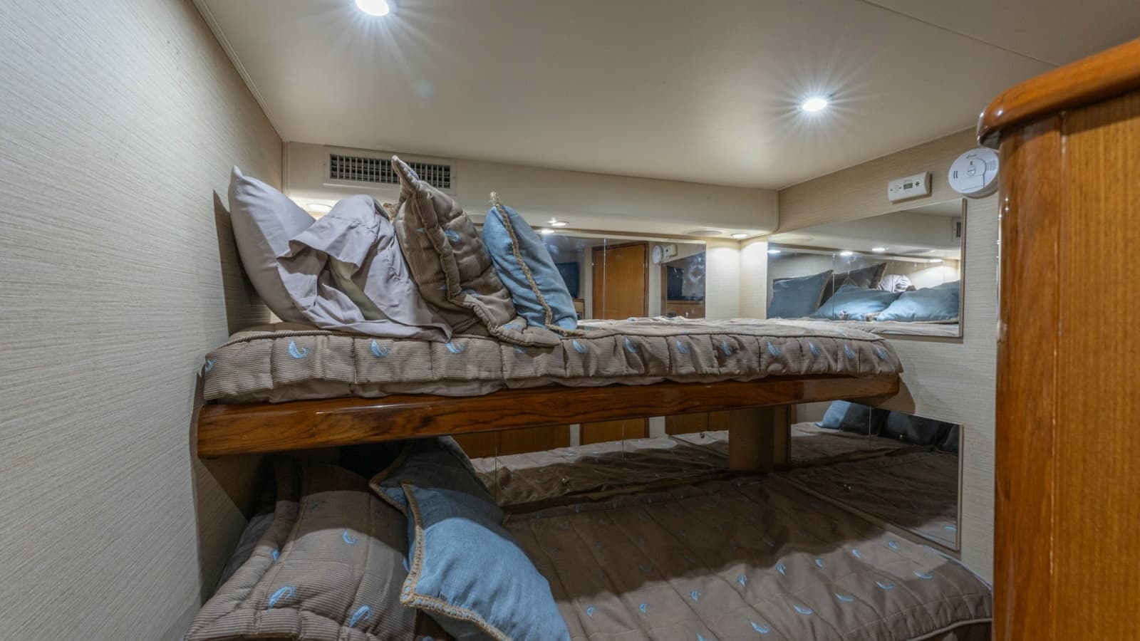 Guest Stateroom with Bunk Beds