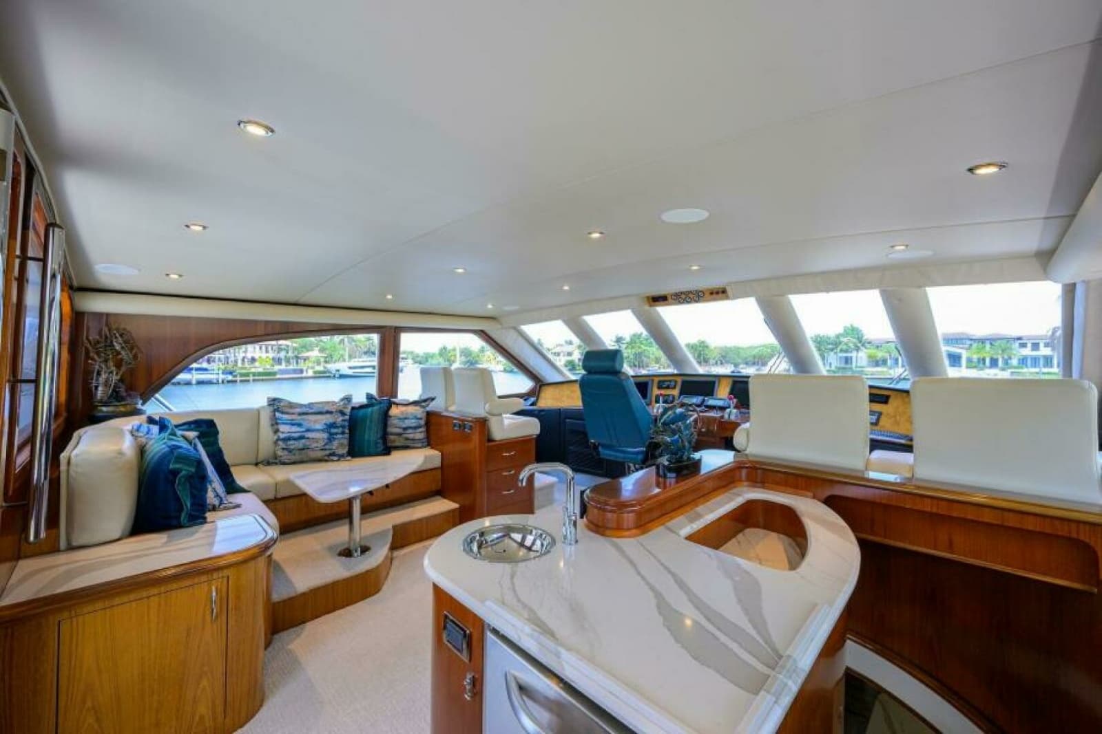 2004 Sea Force IX 82 Enclosed Bridge