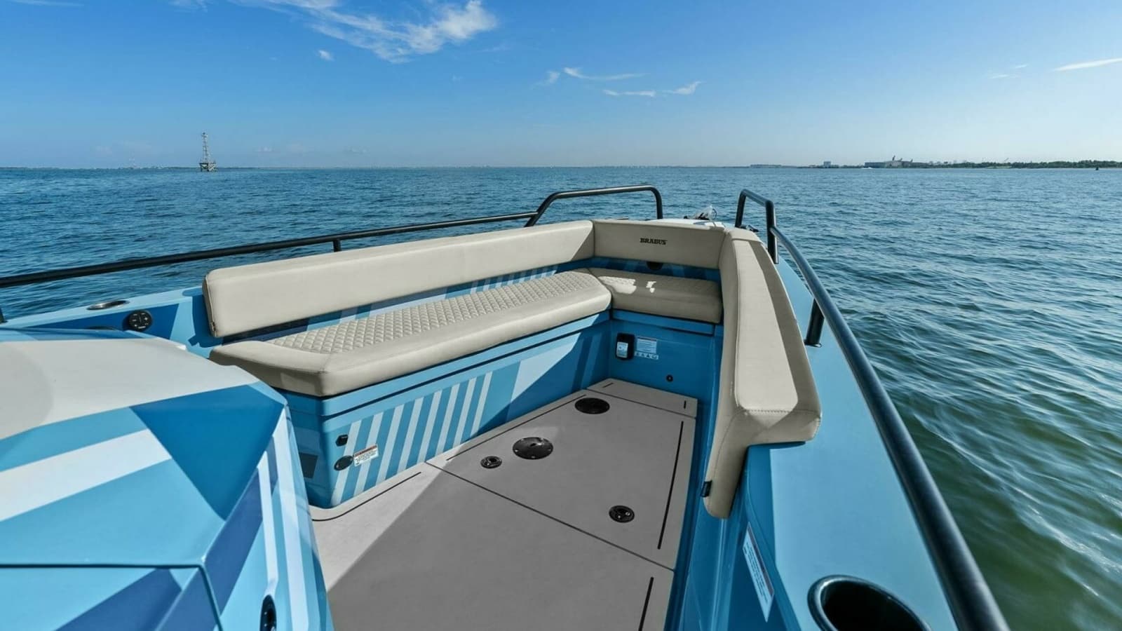 2022 Axopar Brabus Shadow 500 TT - Bow
