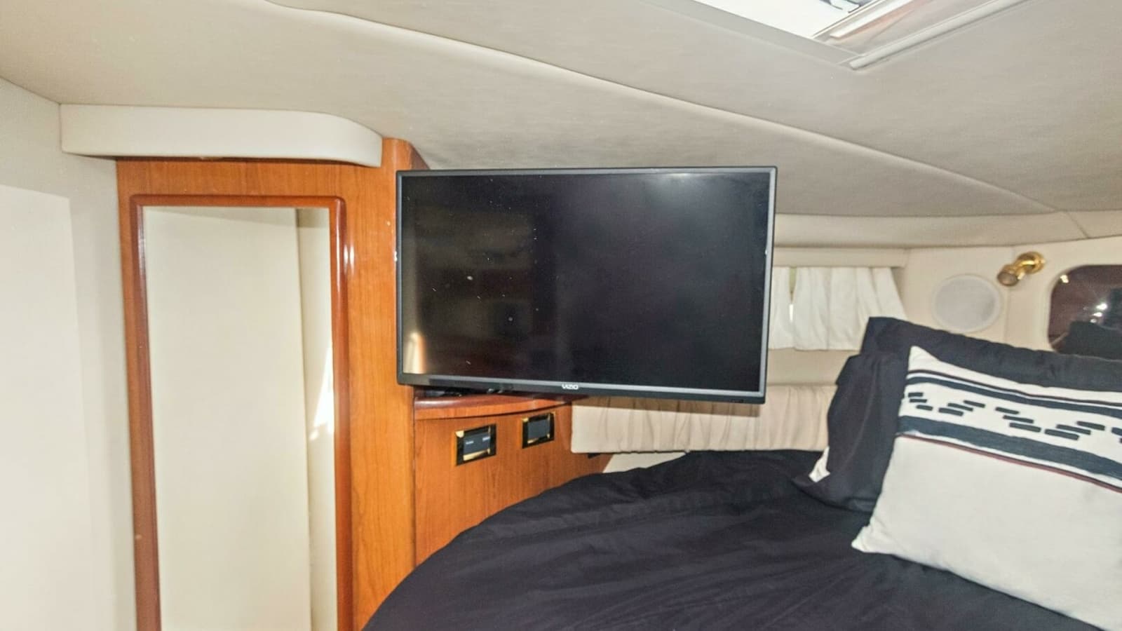 2000 Sea Ray 370 Express Cruiser "Sandie Lee" - Forward Stateroom with Entertainment System