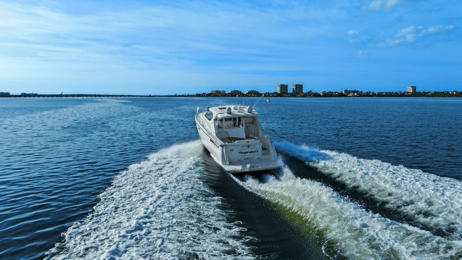 007 Tiara Yachts 4300 Sovran - Profile