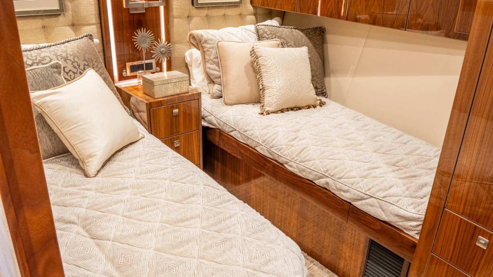 2020 Viking 92 Skybridge "After Midnight"