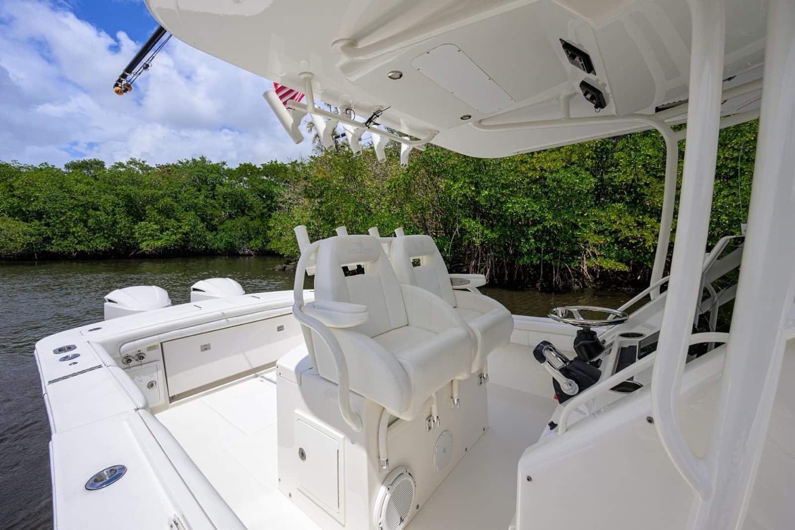 Regulator 31   Sweet Melissa - Helm