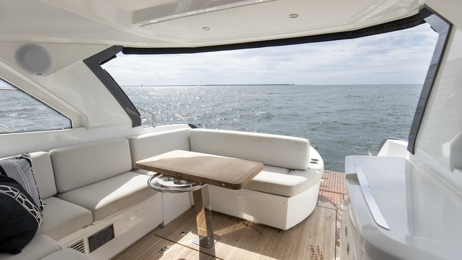 2022 Beneteau 41 Grand Turismo War Downs Eagle Topside (1)