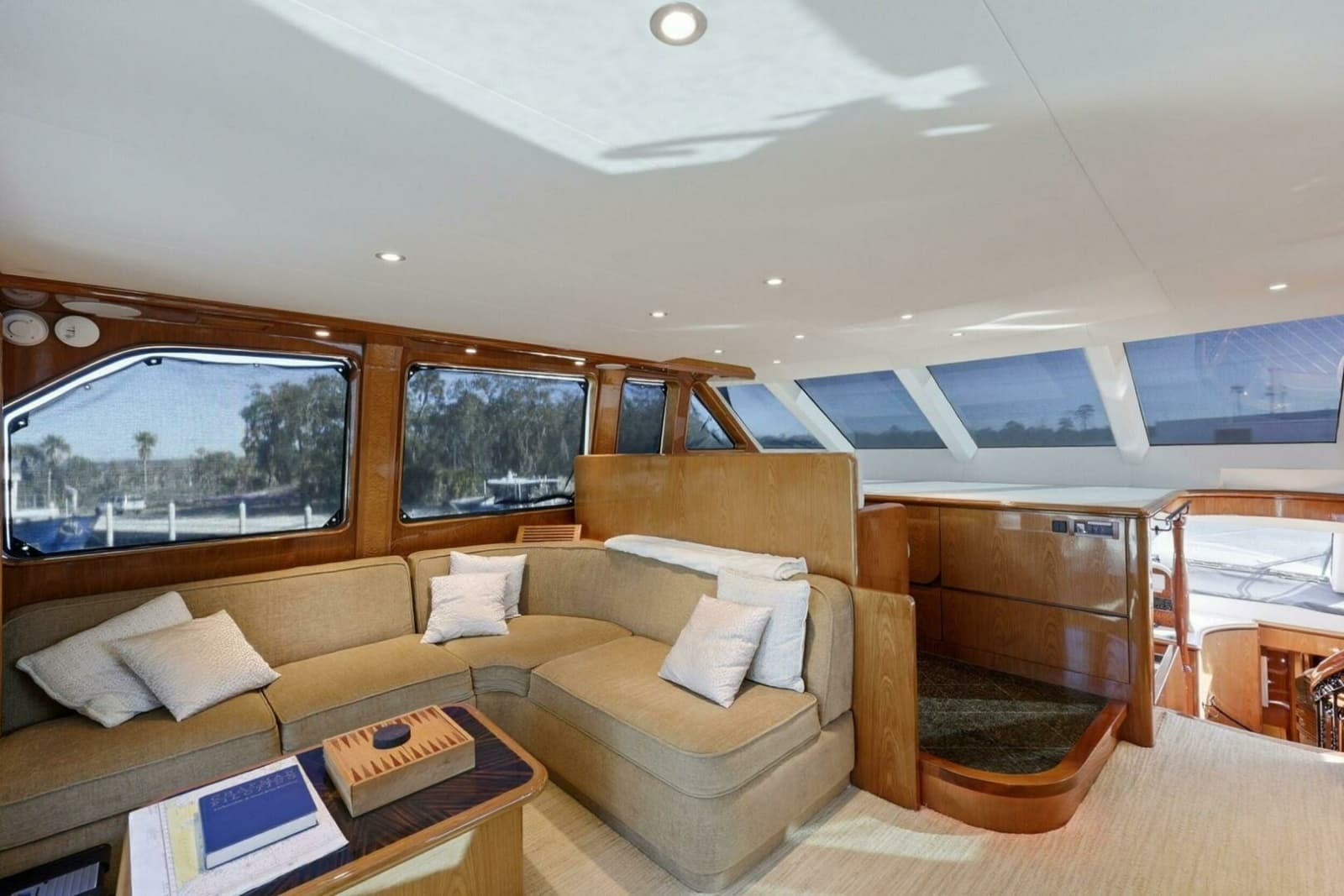 Cheoy Lee 95 FOOTLOOSE - Skybridge Helm Lounge