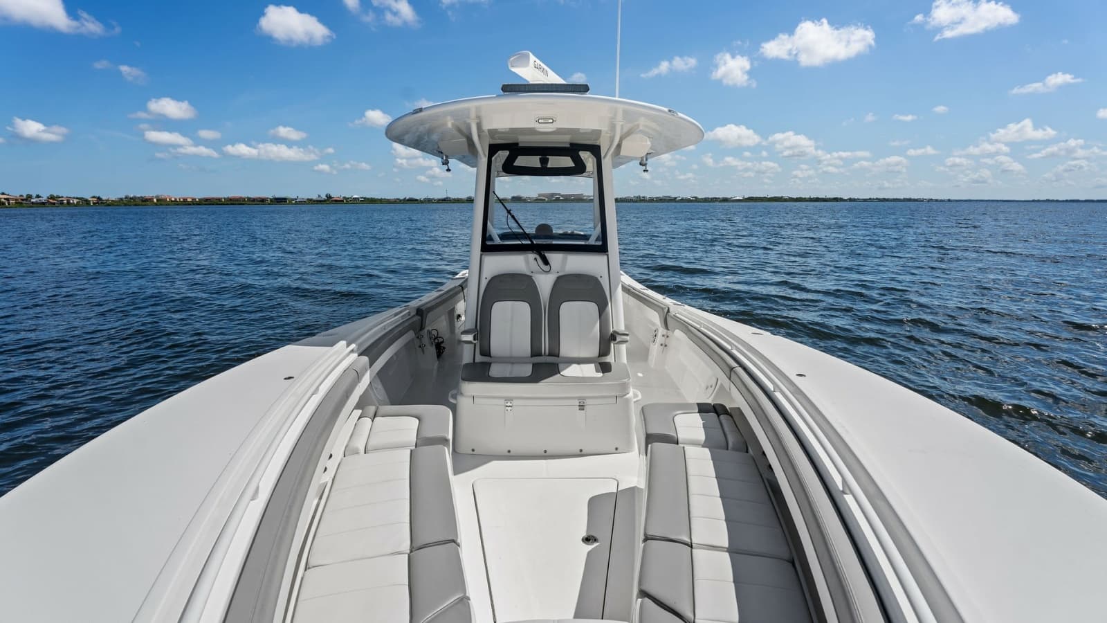 Spacious Bow Seating Area