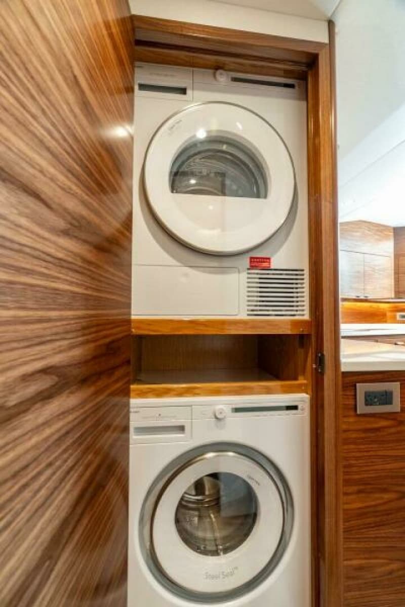 Viking 54 Sport Tower - Laundry Closet