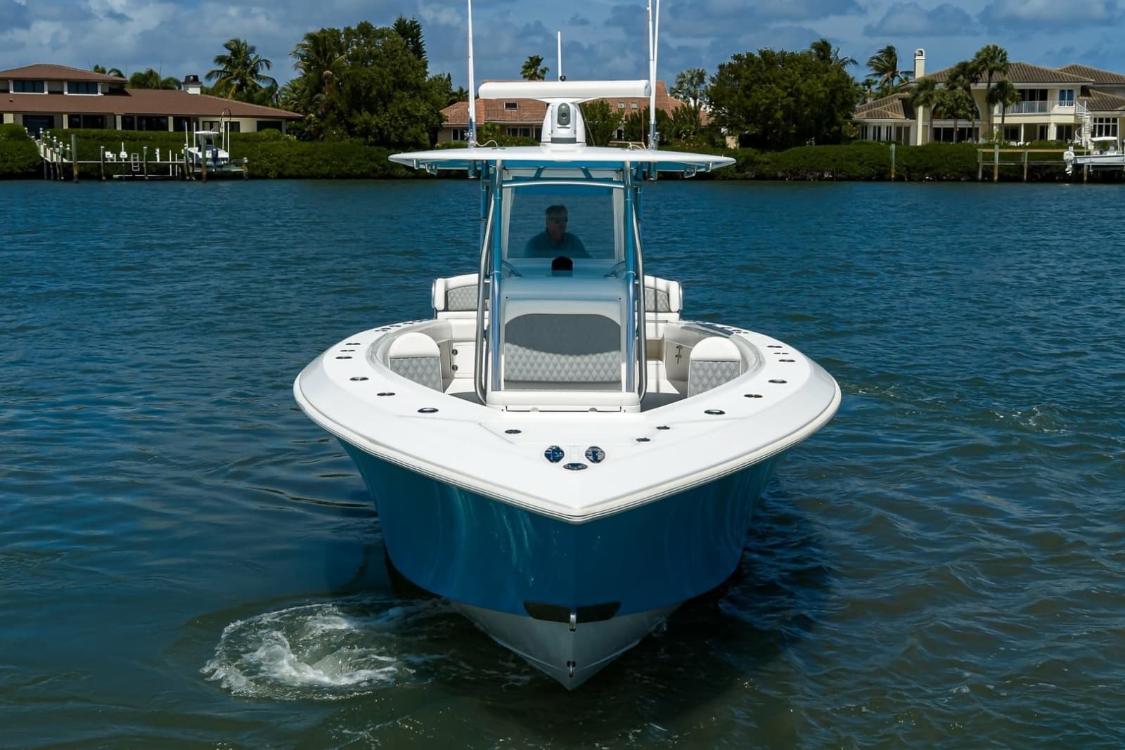 Bahama 41 - Exterior Profile