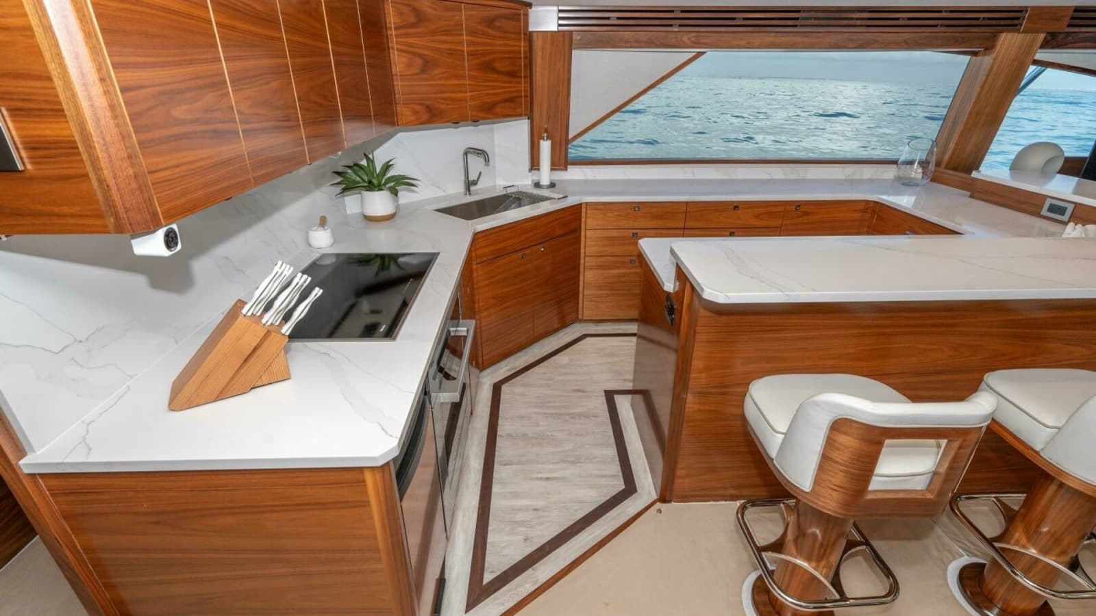 2025 Viking 90C "Zatara" - Galley