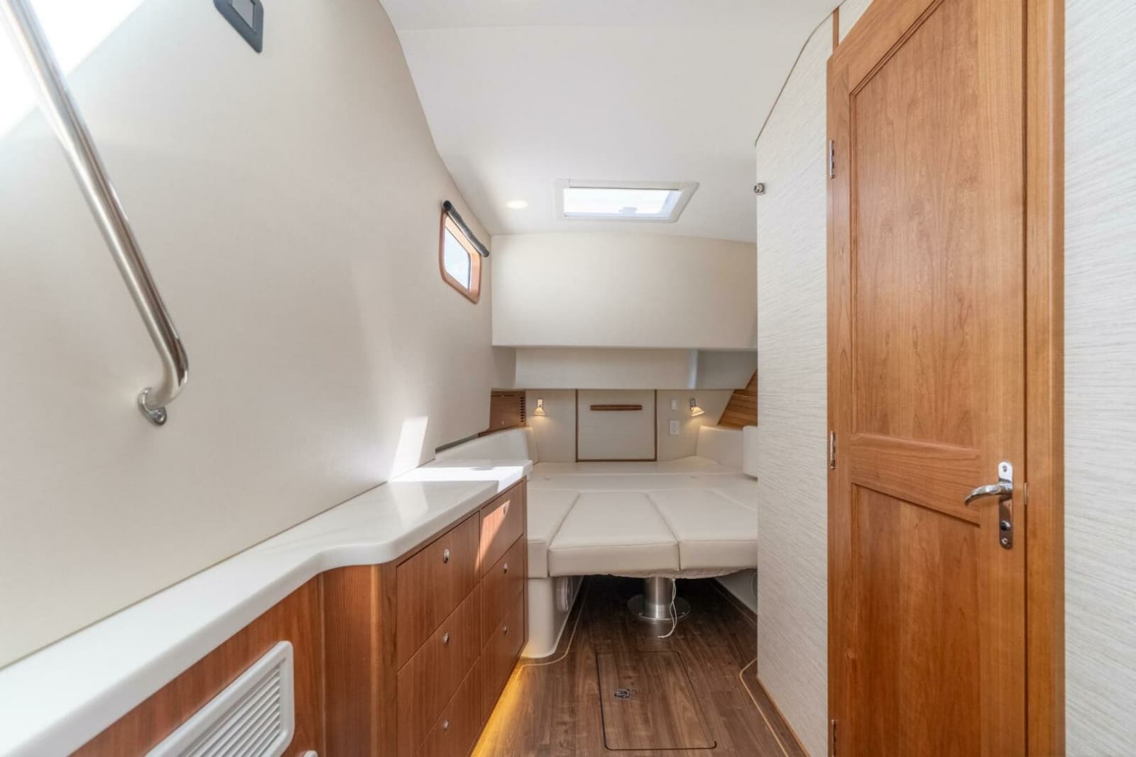 MJM 47X 47-003 - Cabin