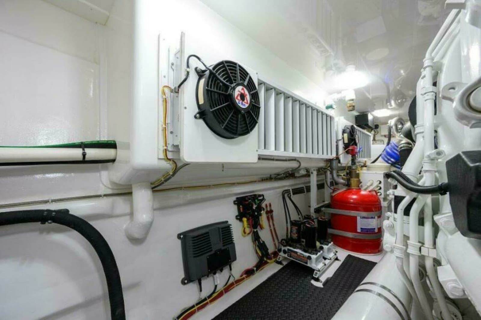 Viking 72 Knot Again - Engine Room