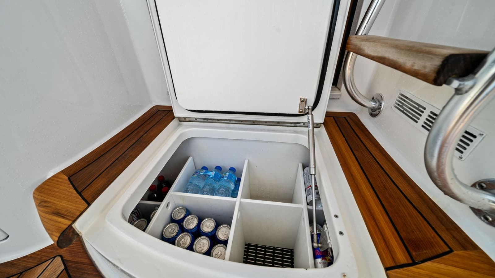 Cockpit Built-In Cooler
