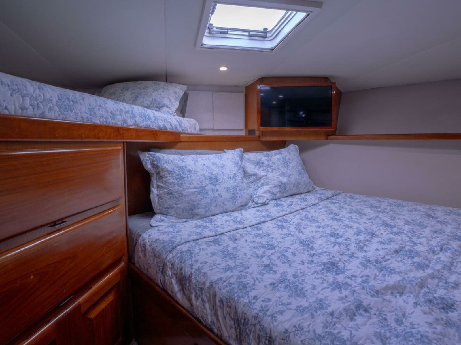 Viking 58 BAREFOOT - Guest Stateroom Aft