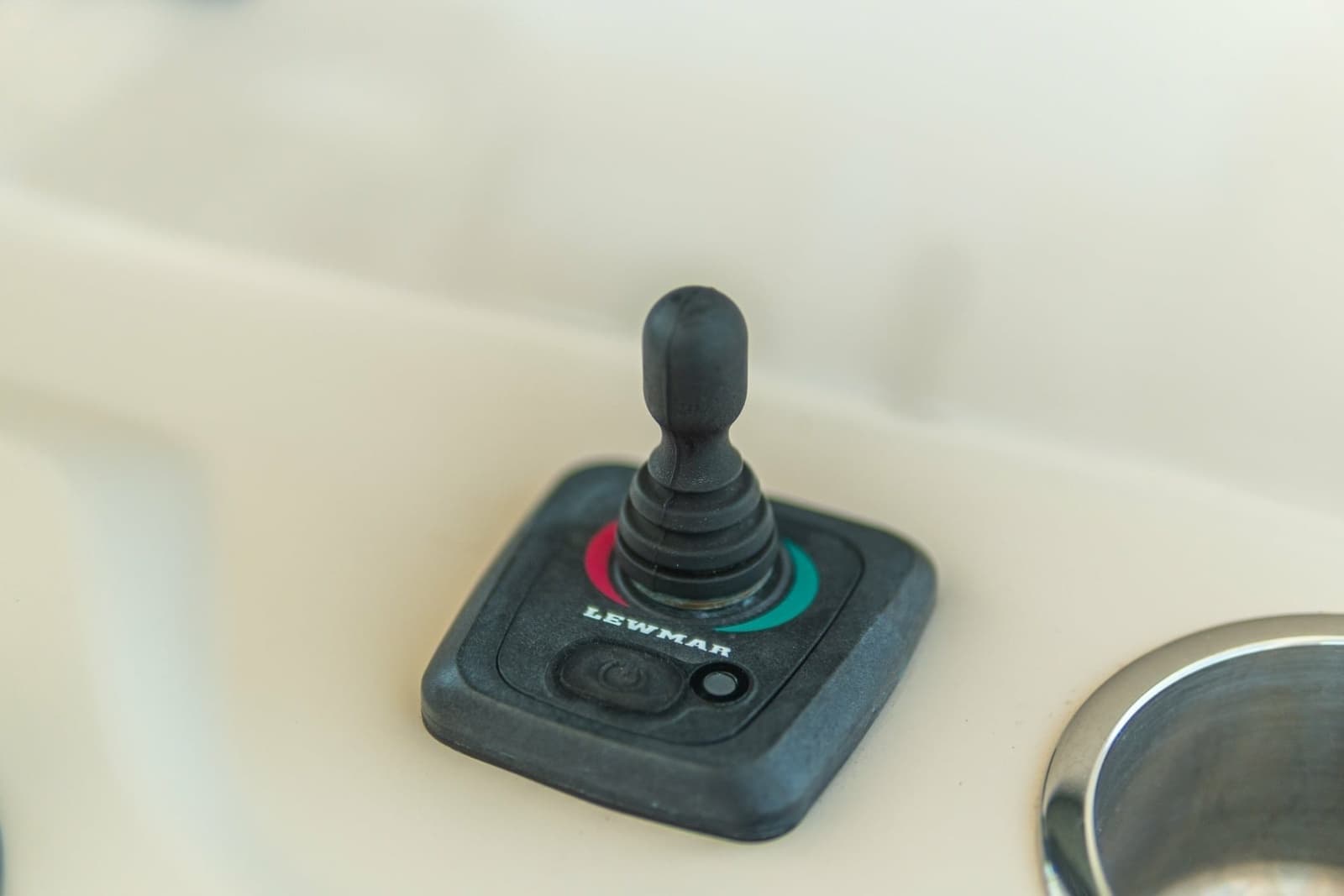 Boston Whaler 380 Outrage - Worth the Tiempo