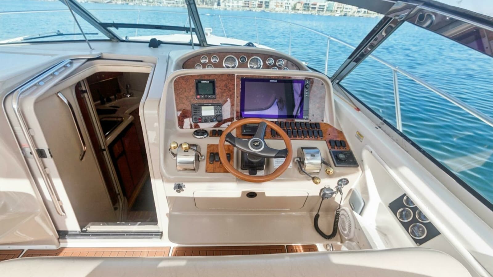 2000 Sea Ray 370 Express Cruiser "Sandie Lee" - Helm Station with Electronics