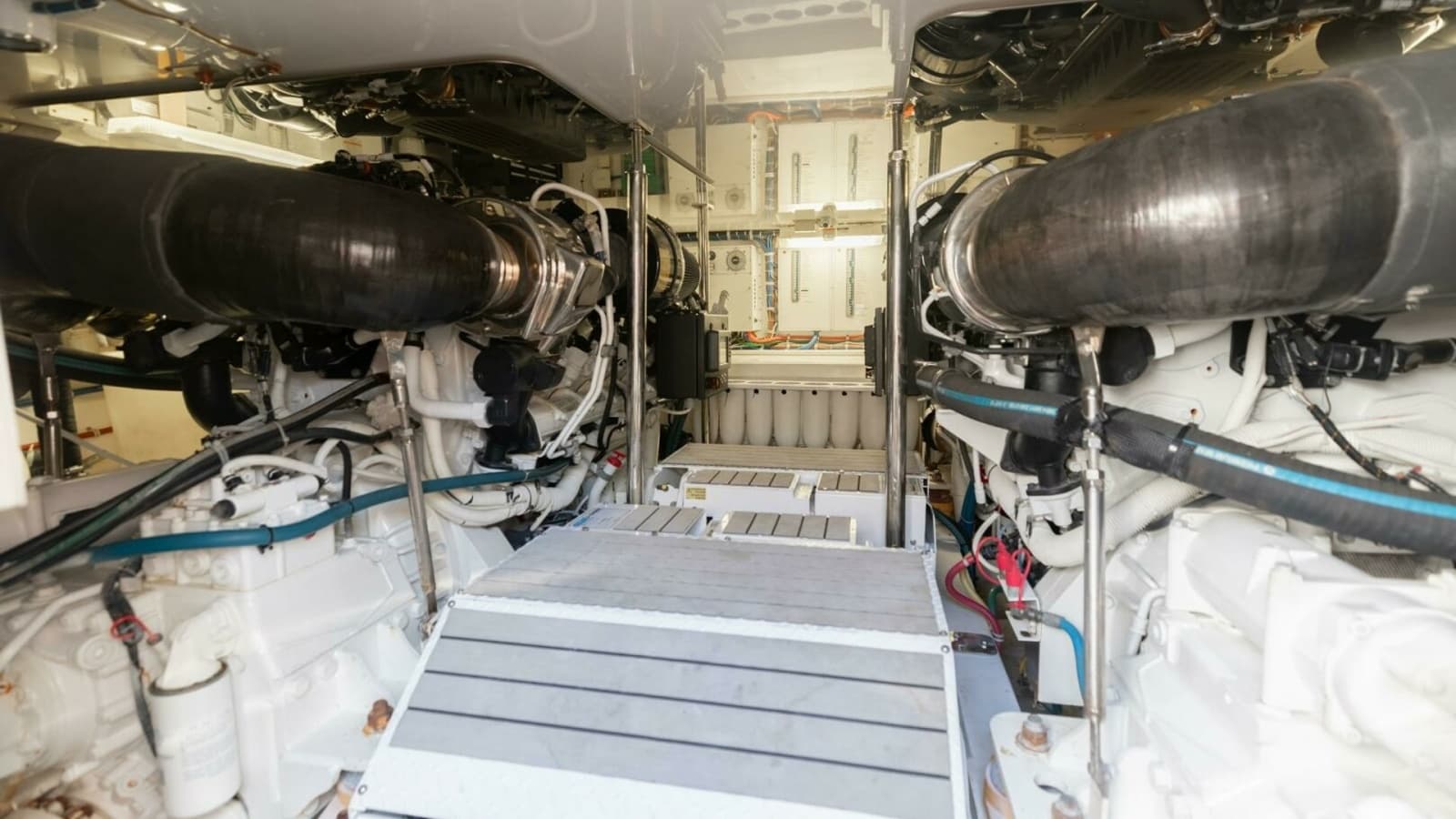 2016 Hatteras GT60 KNOT ON CALL Engine Room 2