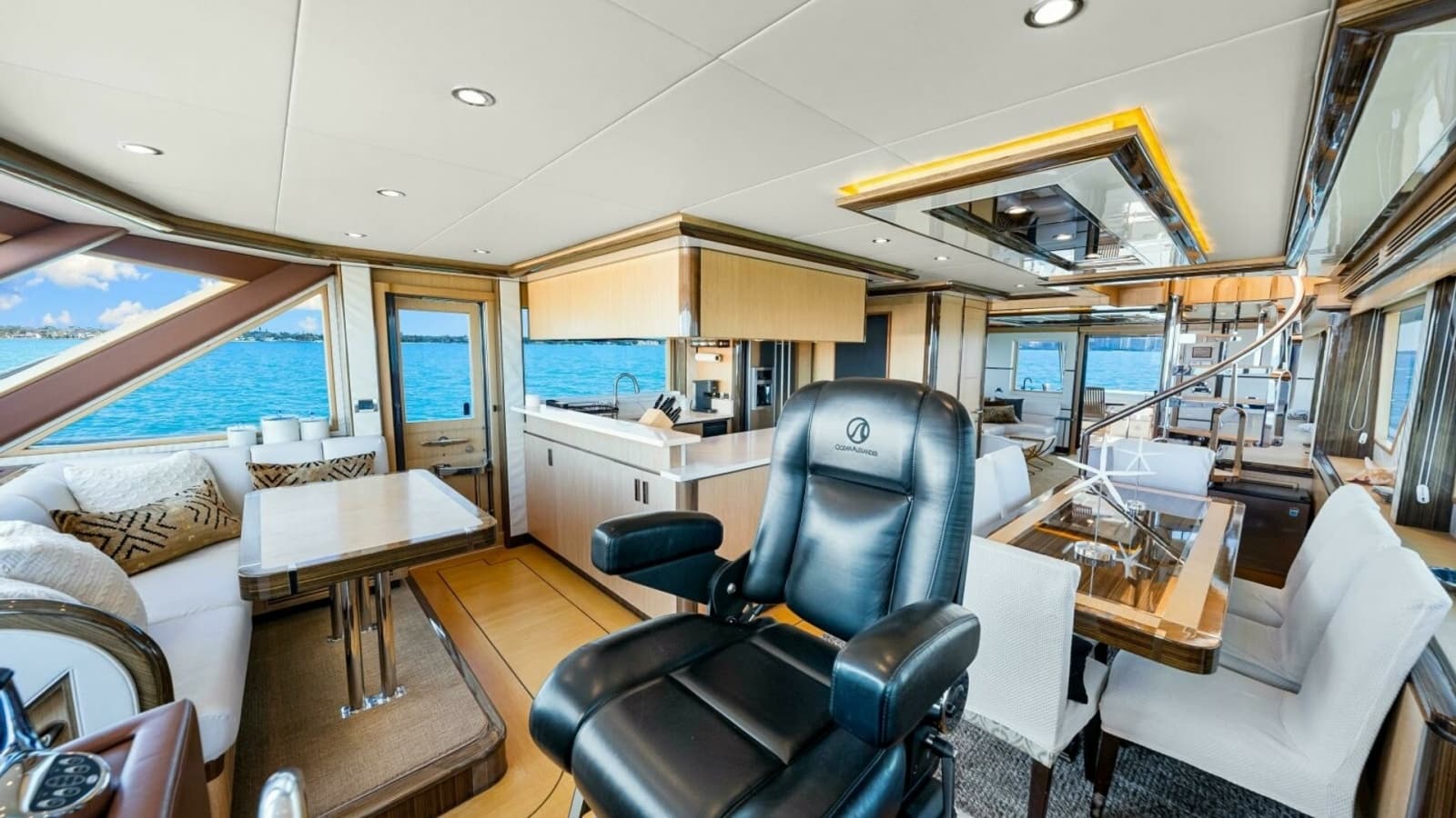 2010 83 Ocean Alexander Motor Yacht 'Relentless'