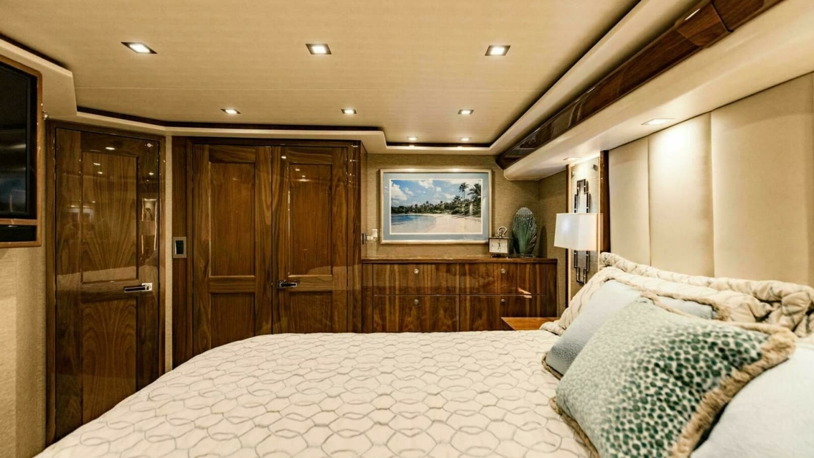 2020 Viking 72 Enclosed Bridge