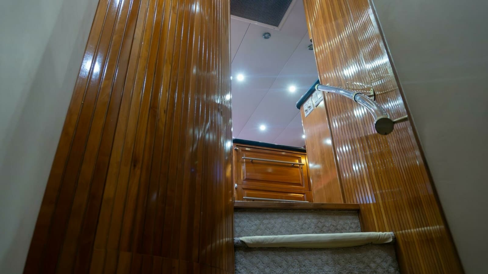 2001 Hatteras 60 Convertible - Sinyorita Salada