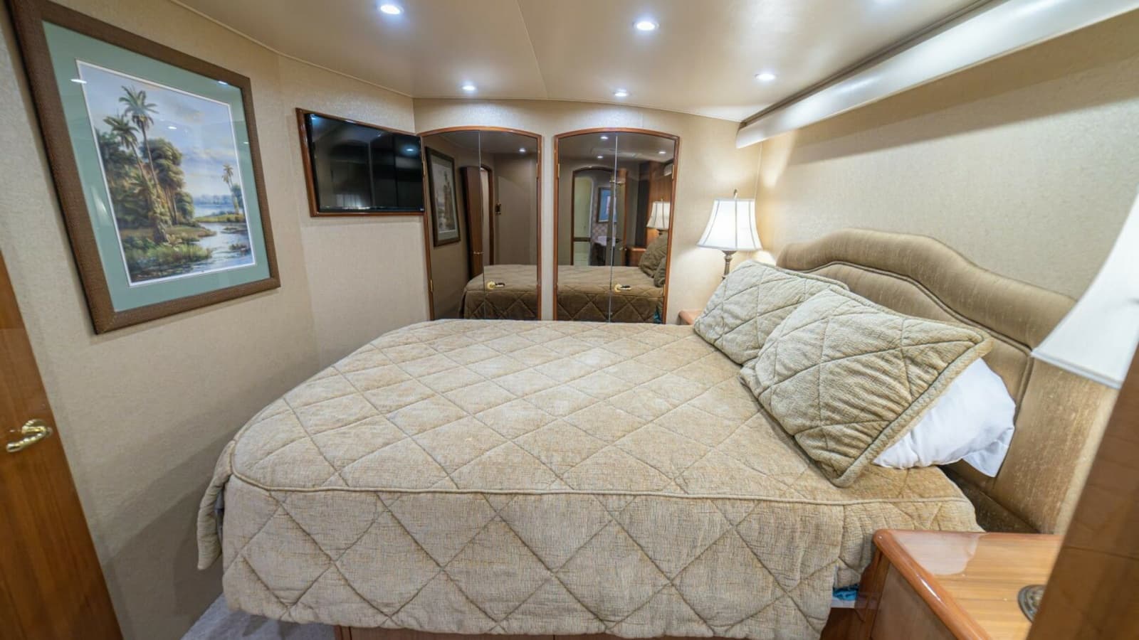 2006 Viking 56 "Scandaloso"