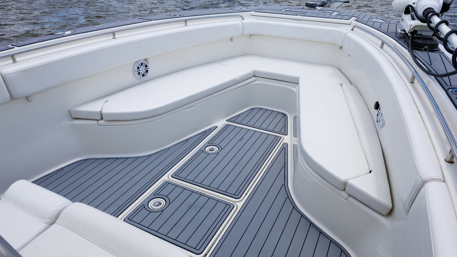 Spacious Bow Seating Area