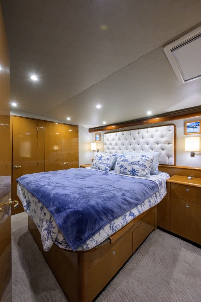 2002 Viking 61 Convertible