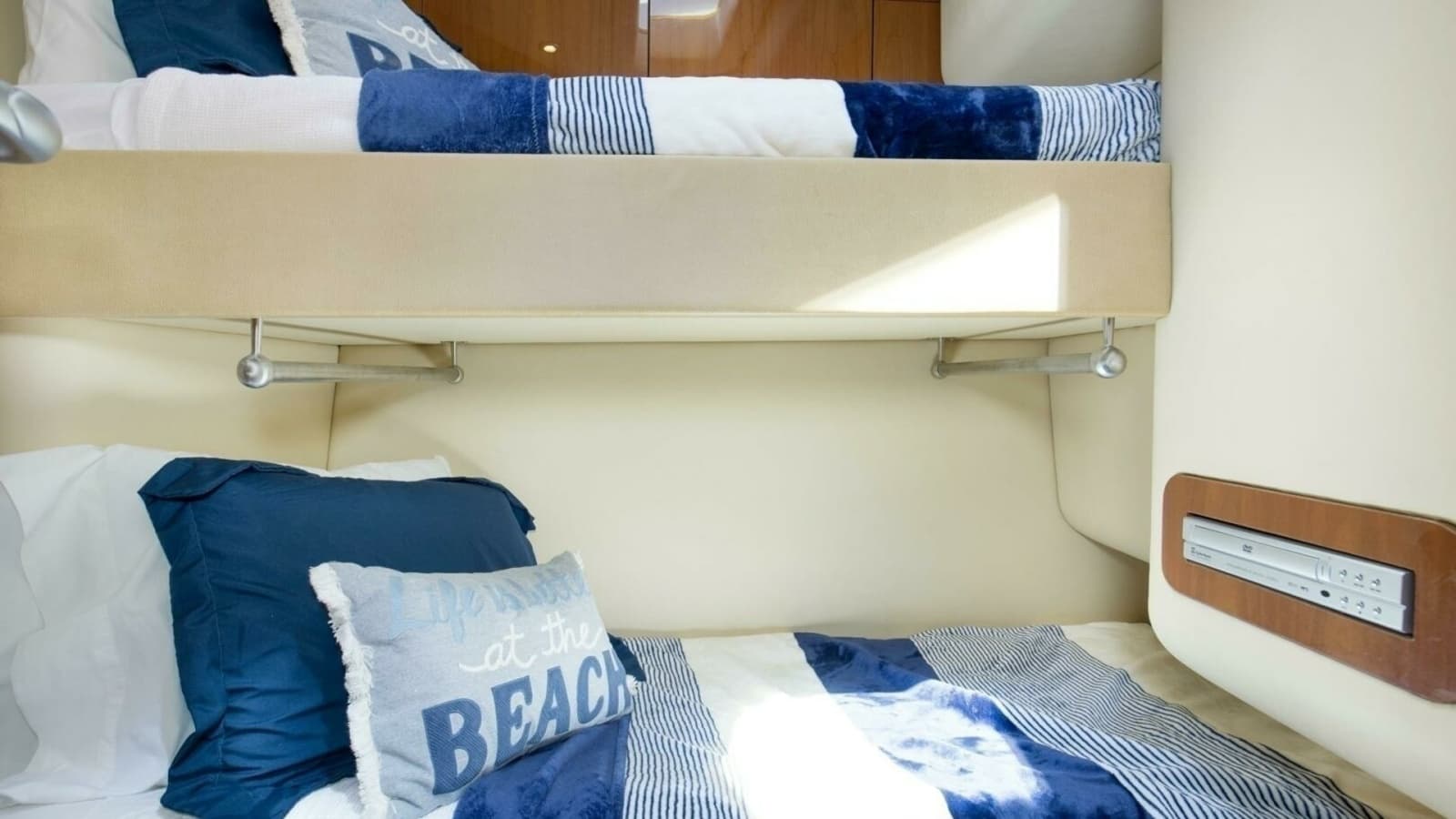 2007 52 Sea Ray Sedan Bridge Reel Destiny Guest Stateroom