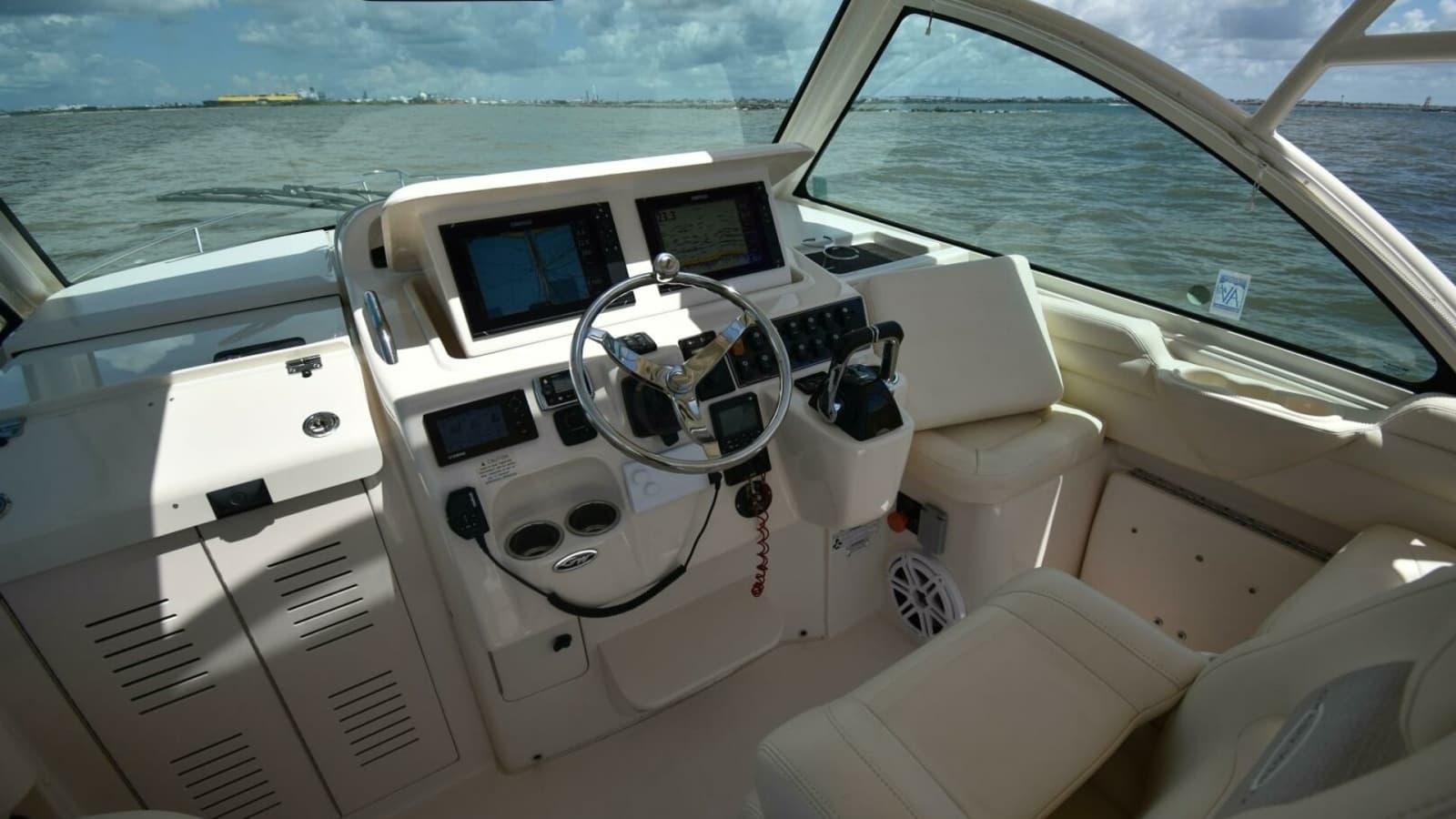 2016 Grady-White 330 Express