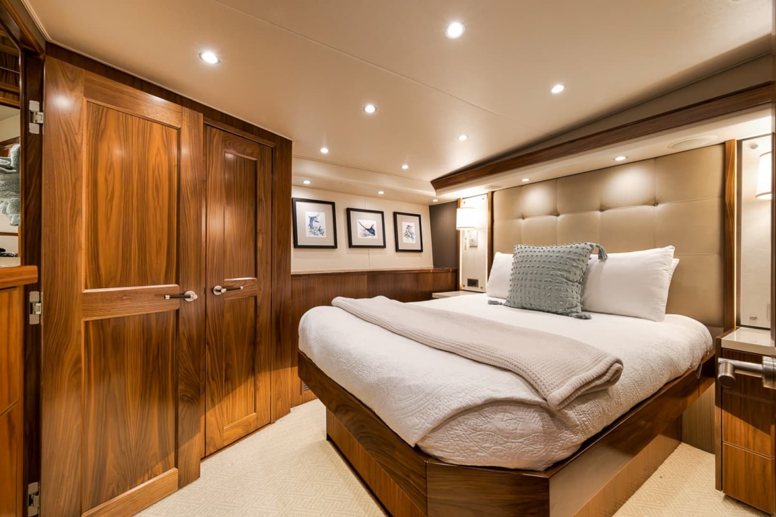 2016 Viking 92 Enclosed Bridge