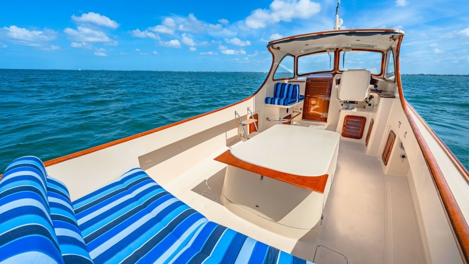 1998 36 Hinckley Picnic Boat Exterior