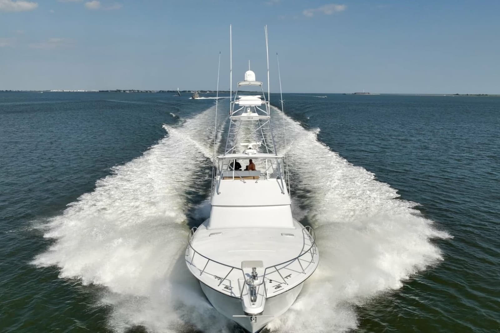 Hatteras 60 Reel Hook'Up - Exterior Profile
