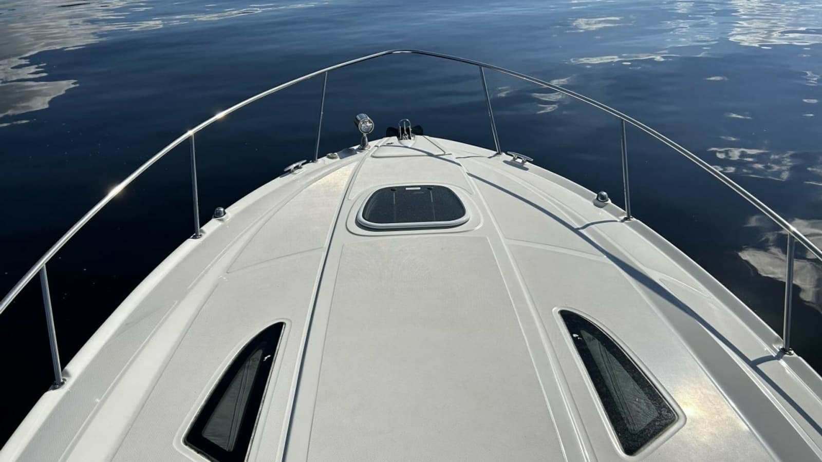 2009 Sea Ray 310 Sundancer Andrews Place Bow