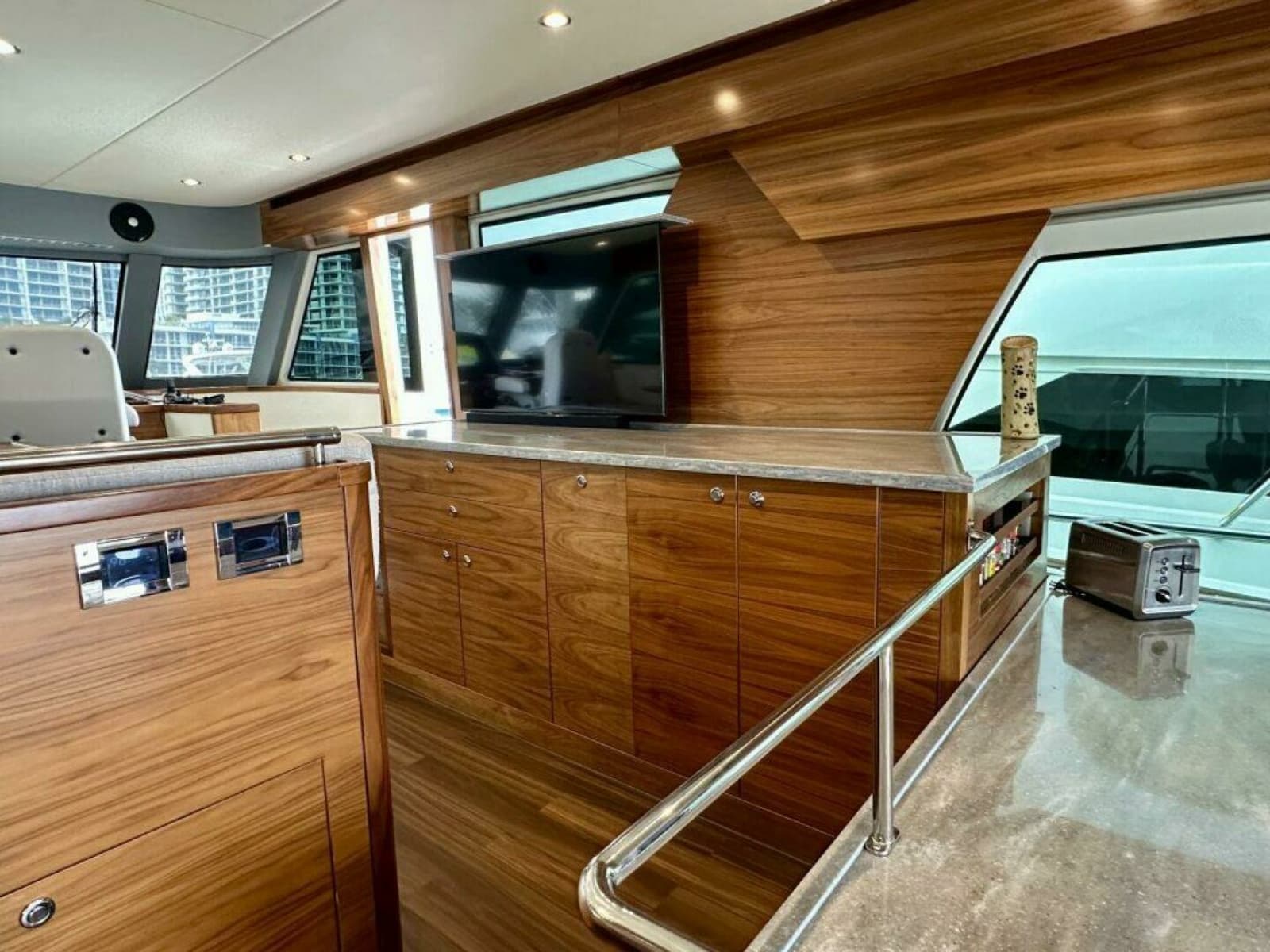 Outer Reef 62 SOUTH  PAWS - Galley