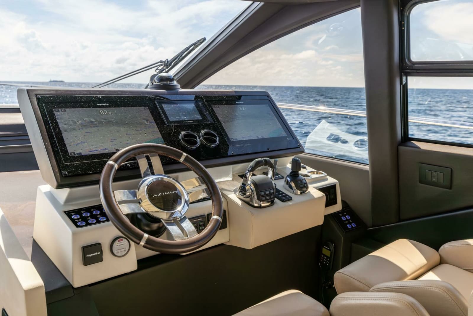 Azimut 60 - Azure - Helm