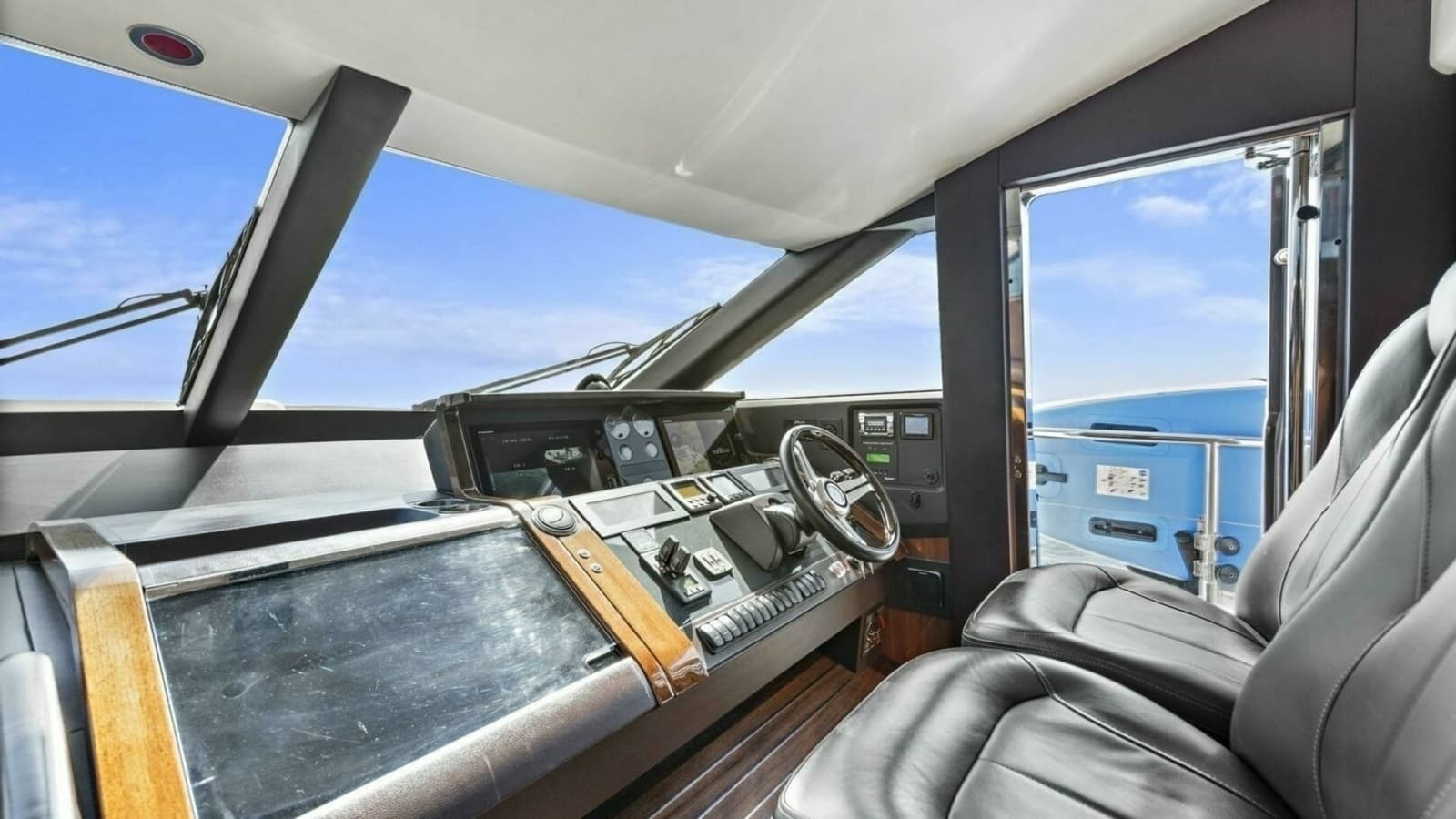 2015 Princess 72 Motor Yacht "LA-Z-BUOY" Enclosed Bridge Helm Station
