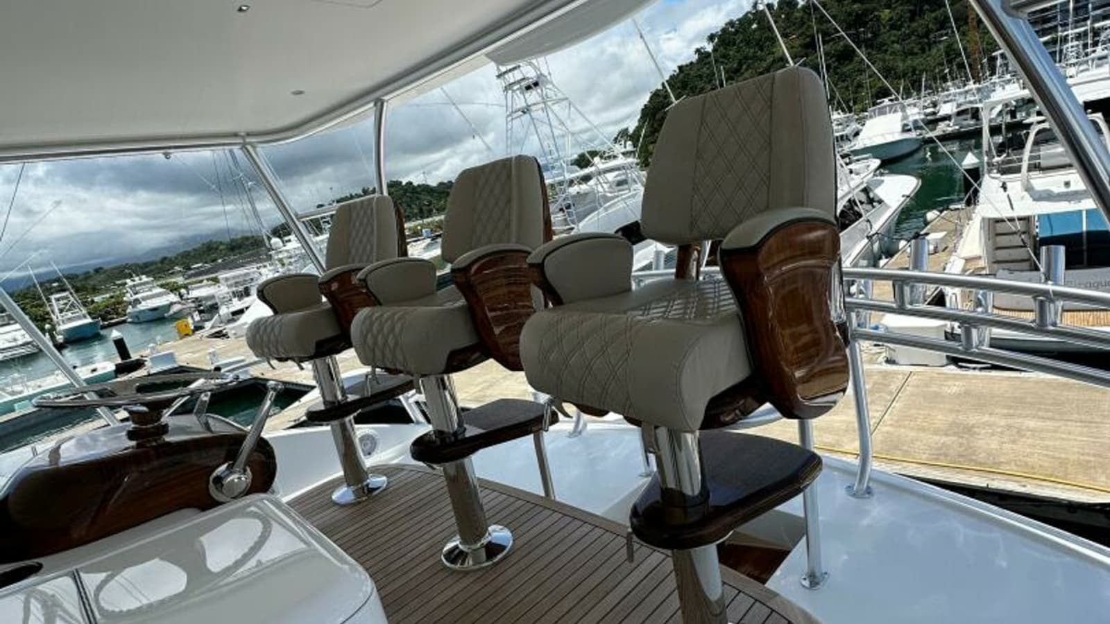 2025 82 Viking Convertible Boujie Bridge (4)
