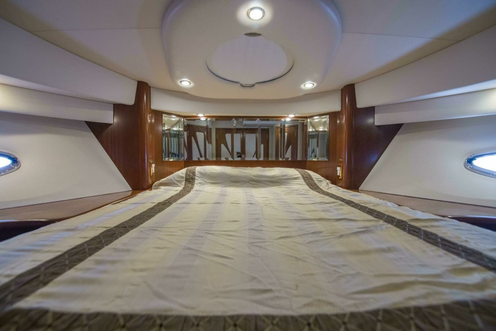 Silverton 52 - Immersed -