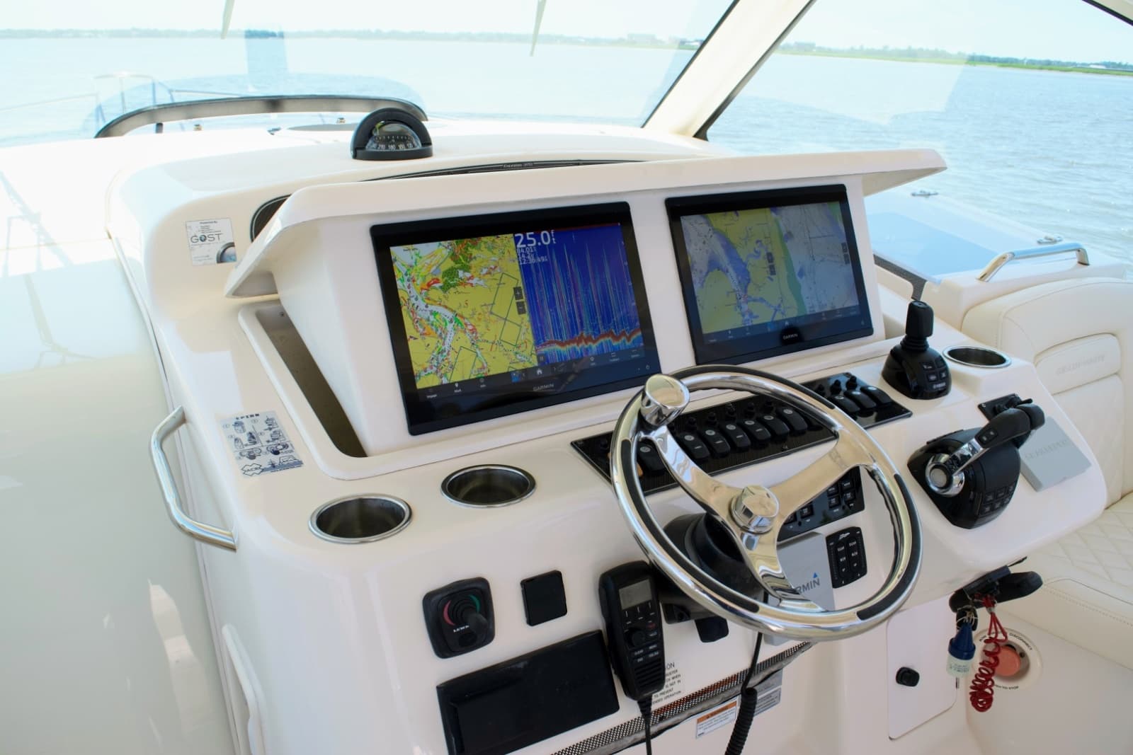 Grady White 37 - TRIPLE NET - Helm Station