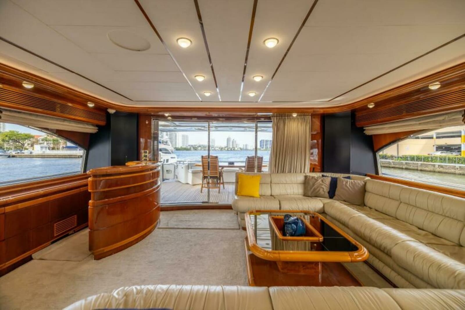 2001 Ferretti 94 Raised Pilothouse - Dreamchaser - Salon