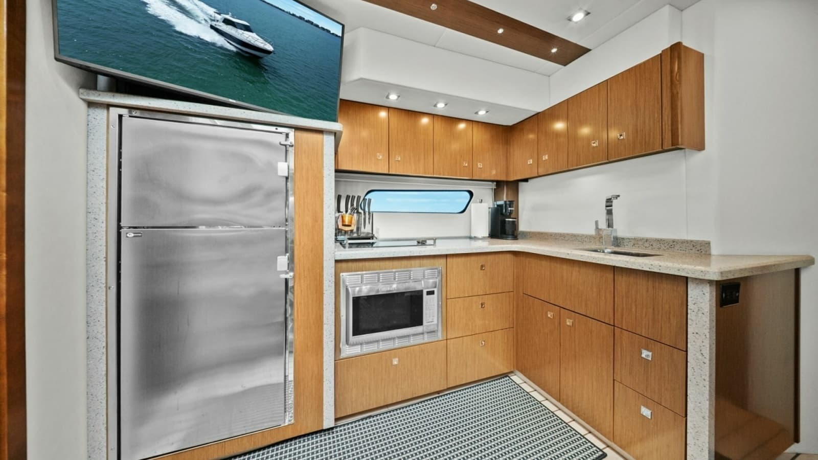 2014 Cruisers Yachts 48 Cantius