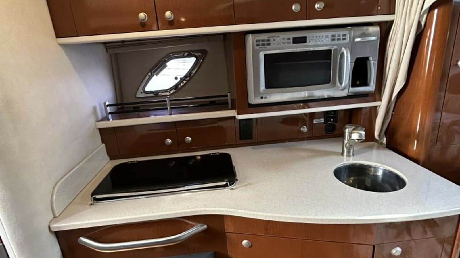 2009 Sea Ray 310 Sundancer Andrews Place Galley